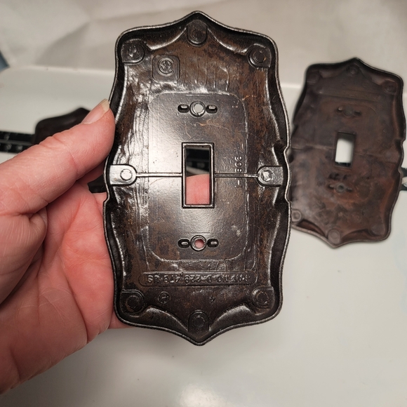 VTG. Amerock Carriage House Collection Metal Single Switch Cover.  Set of 3 - Picture 3 of 7